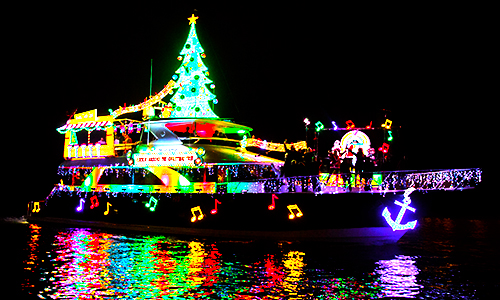 Newport Beach 2023 Christmas Boat Parde