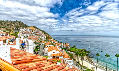 Hotels and vacation rentals on Catalina Island can be arranged by Catalina Island Vacation Rentals